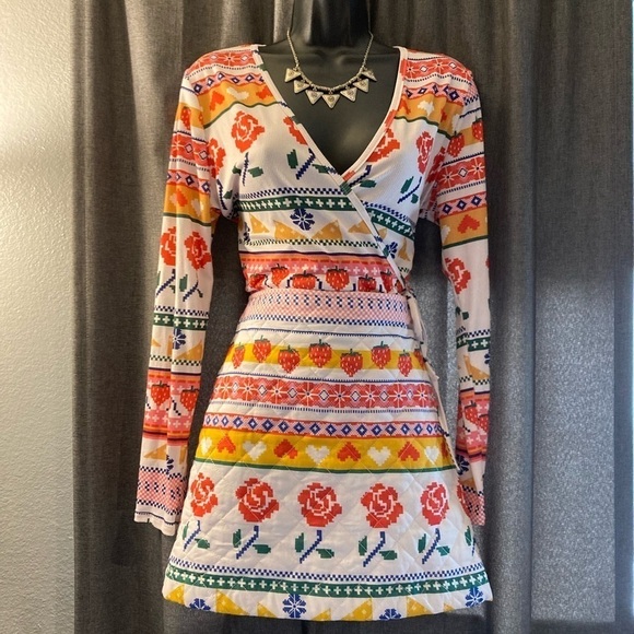 : : LISA SAYS GAH NEW Floral Fruit Quilted Wrap Skirt & Long Sleeve Crop Set : : - Picture 2 of 15